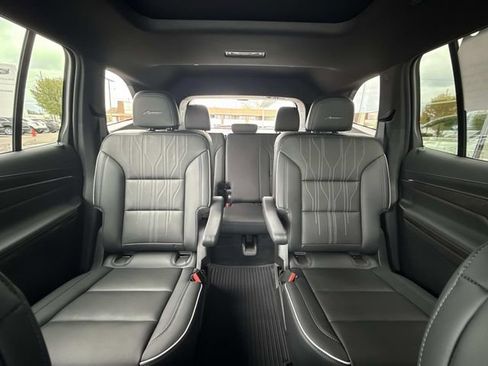 Used 2026 Buick Enclave Avenir AWD/4WD image 56