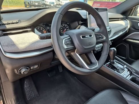 Used 2024 Jeep Compass Latitude AWD/4WD image 10