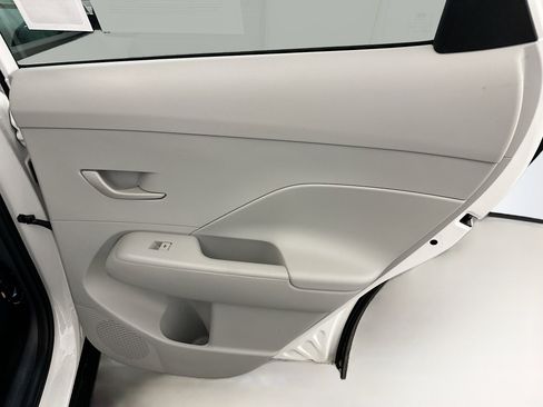 Used 2025 Hyundai Kona SEL image 31