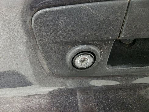 Used 2018 RAM 1500 Express image 25