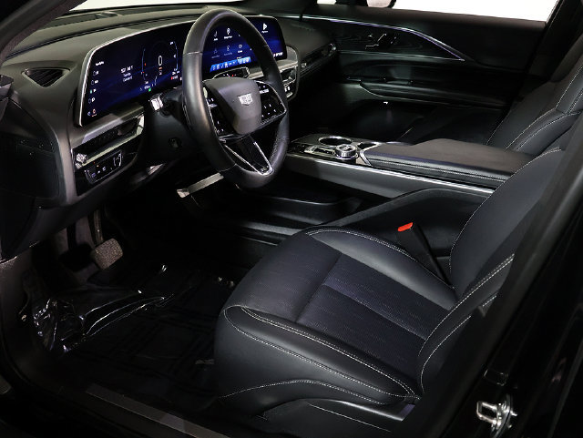 Used 2024 Cadillac Lyriq Luxury AWD/4WD image 13