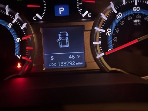 Used 2016 Toyota 4Runner Limited image 7