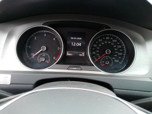 Used 2015 Volkswagen Golf TDI S image 8