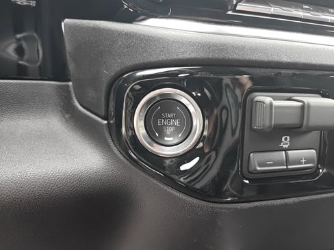 Certified 2026 Chevrolet Silverado 1500 LT AWD/4WD image 25