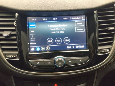 Used 2019 Chevrolet Trax LT w/ LT Convenience Package FWD image 25