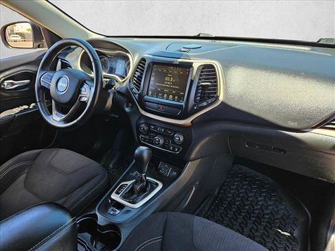 Used 2015 Jeep Cherokee Latitude w/ Comfort/Convenience Group AWD/4WD image 26