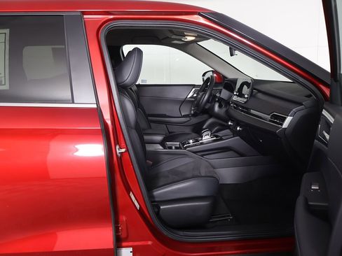 Used 2024 Mitsubishi Outlander SE image 31