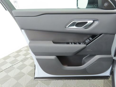 Used 2025 Land Rover Range Rover Velar Dynamic SE AWD/4WD image 24
