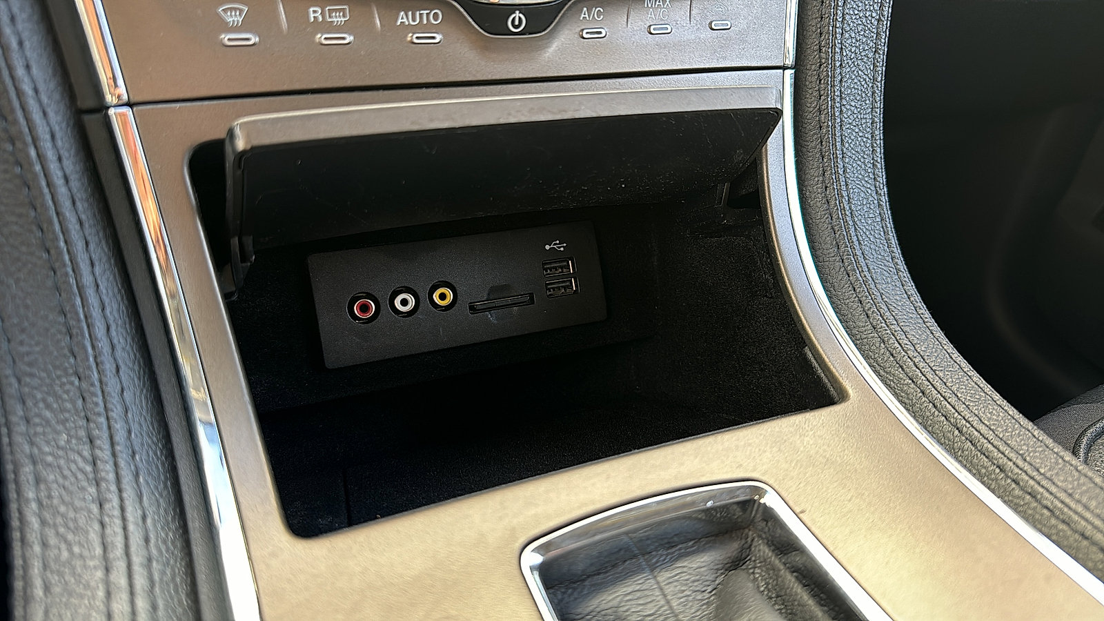 Used 2011 Lincoln MKX AWD w/ 102A Rapid Spec Order Code image 19
