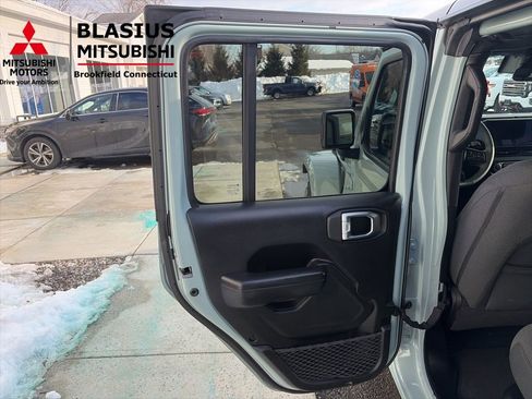 Used 2024 Jeep Wrangler Unlimited w/ Convenience Group image 26