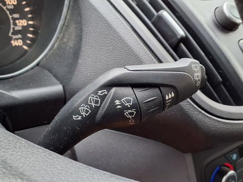 Used 2018 Ford Escape SE FWD image 16