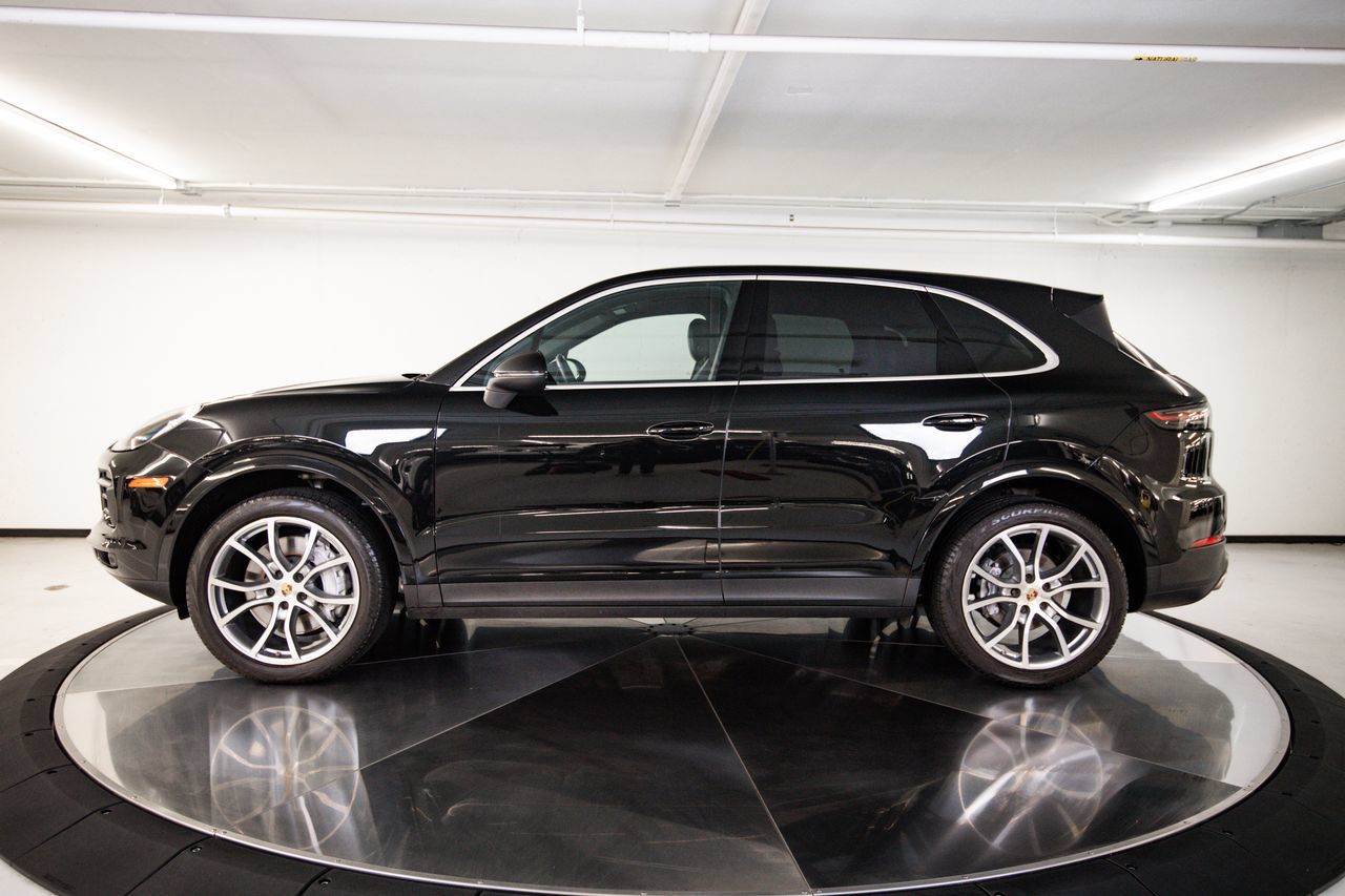 Certified 2023 Porsche Cayenne AWD/4WD image 2