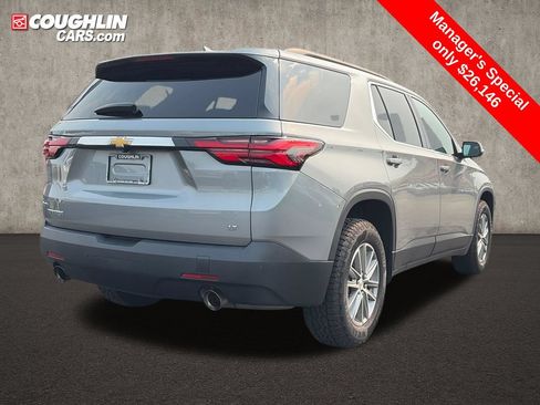 Used 2023 Chevrolet Traverse LT FWD image 9
