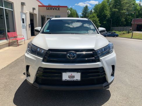 Used 2019 Toyota Highlander SE AWD/4WD image 2