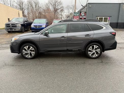 Used 2021 Subaru Outback Limited image 8
