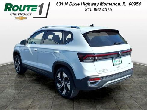 Used 2025 Volkswagen Taos SE AWD/4WD image 3