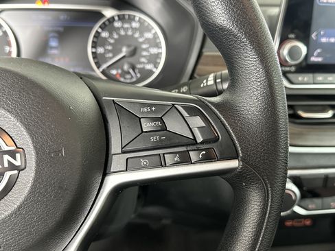 Used 2024 Nissan Altima 2.5 SV image 27