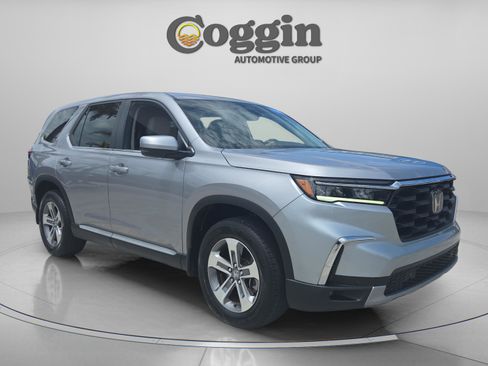 Used 2025 Honda Pilot EX-L image 7