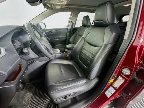 Used 2020 Toyota RAV4 Limited AWD/4WD image 13