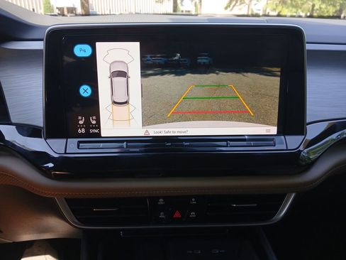 New 2026 Volkswagen Atlas Cross Sport SE image 19