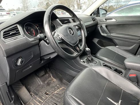 Used 2018 Volkswagen Tiguan SE image 17