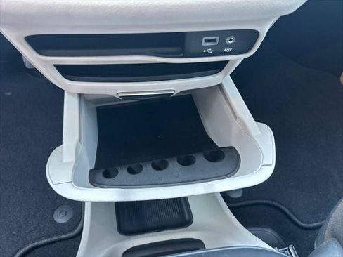 Certified 2020 Chrysler Pacifica Touring FWD image 30
