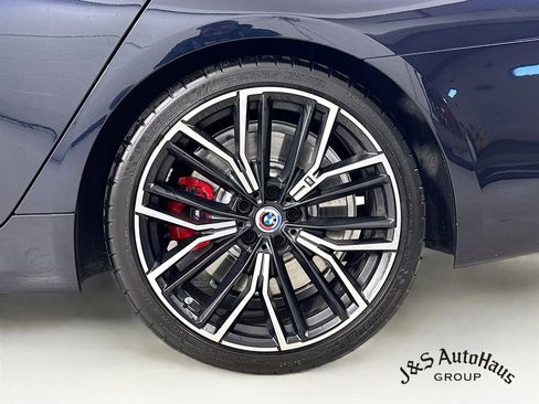 Used 2023 BMW M550i xDrive w/ Executive Package image 39