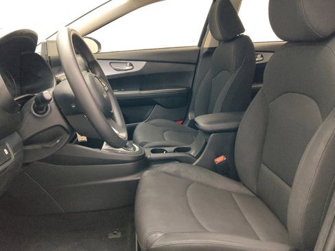 Used 2024 Kia Forte LXS w/ LXS Technology Package FWD image 17