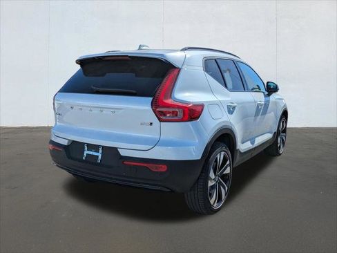 New 2026 Volvo XC40 B5 Ultra w/ Climate Package image 2