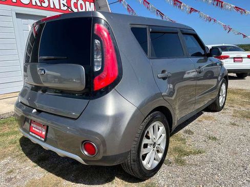 Used 2018 Kia Soul + FWD image 10