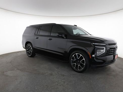Certified 2025 Chevrolet Suburban RST w/ RST Capability Package AWD/4WD image 2