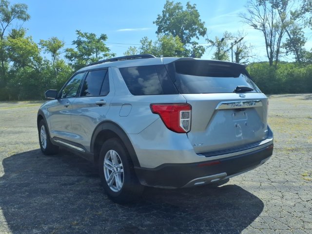 Used 2024 Ford Explorer XLT w/ Equipment Group 202A AWD/4WD image 7