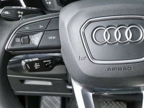 Used 2025 Audi Q3 2.0T Premium w/ Convenience Package image 9