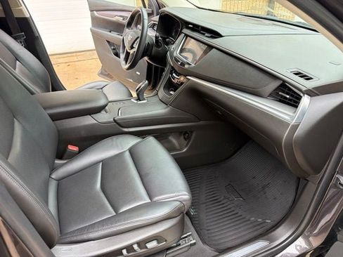 Used 2018 Cadillac XT5 Luxury w/ Driver Awareness Package AWD/4WD image 27