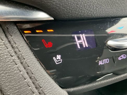 Used 2023 Cadillac XT5 Premium Luxury image 23