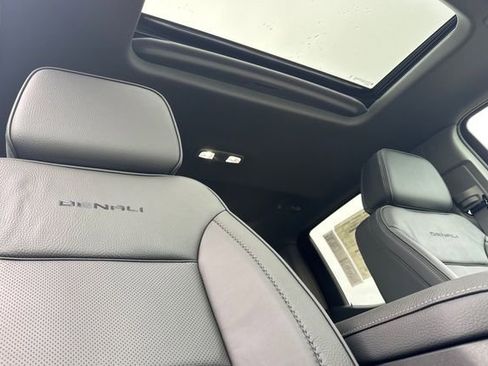 New 2026 GMC Sierra 1500 Denali w/ Denali Reserve Package image 18