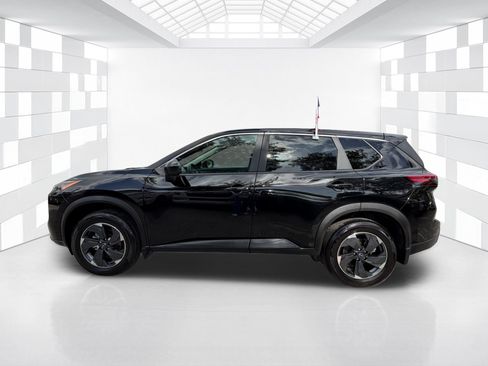 Certified 2026 Nissan Rogue SV FWD image 4