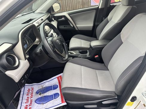 Used 2015 Toyota RAV4 XLE image 18