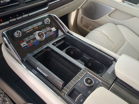 Used 2021 Lincoln Navigator L Black Label w/ Special Edition Package image 20