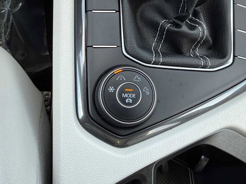 Certified 2023 Volkswagen Tiguan SE AWD/4WD image 29