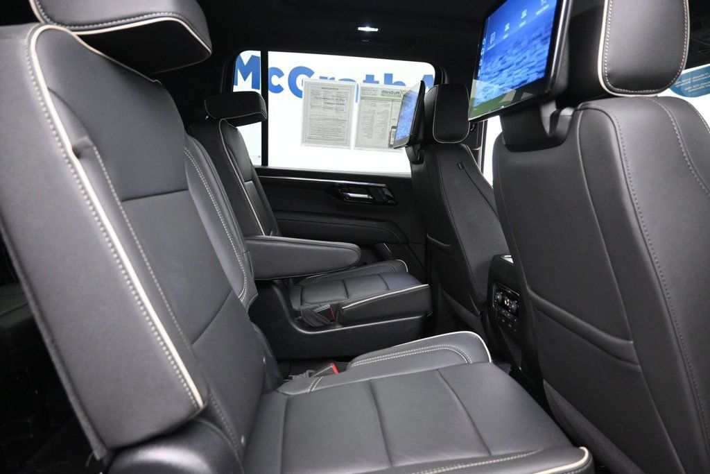 Used 2025 Chevrolet Suburban Premier AWD/4WD image 10