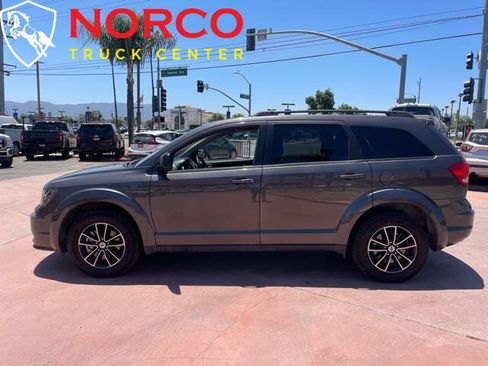 Used 2018 Dodge Journey SE w/ Popular Equipment Group image 5