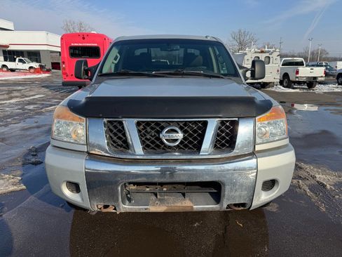 Used 2014 Nissan Titan SV image 8