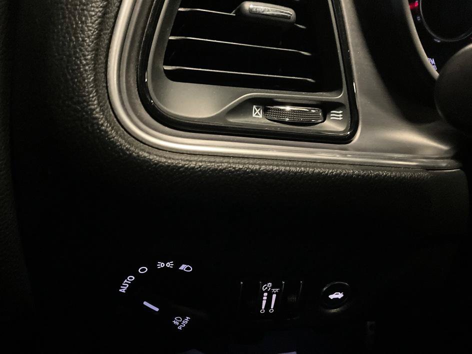 Used 2015 Dodge Challenger R/T Scat Pack RWD image 25