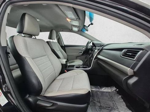 Used 2015 Toyota Camry SE FWD image 22