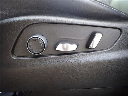 Used 2024 Cadillac XT4 Premium Luxury image 13