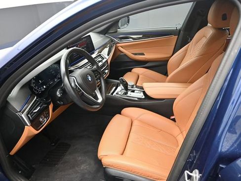 Used 2022 BMW 540i xDrive w/ Premium Package image 17