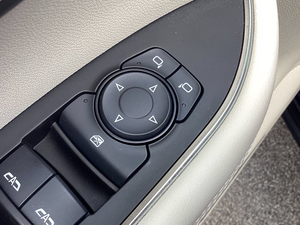 Used 2023 Buick Envision Avenir AWD/4WD image 50