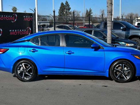 Used 2025 Nissan Sentra SV image 9