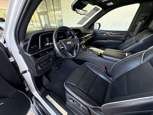 Certified 2021 Cadillac Escalade Sport image 10